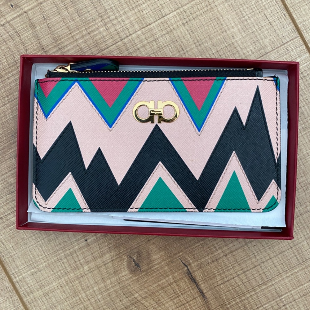 Salvatore Ferragamo Zig Zag Card Coin Key Holder Pouch Limited Edition NWT